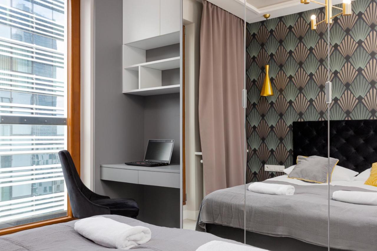 City Center Apartments Grzybowska With Parking By Noclegi Renters 华沙 外观 照片