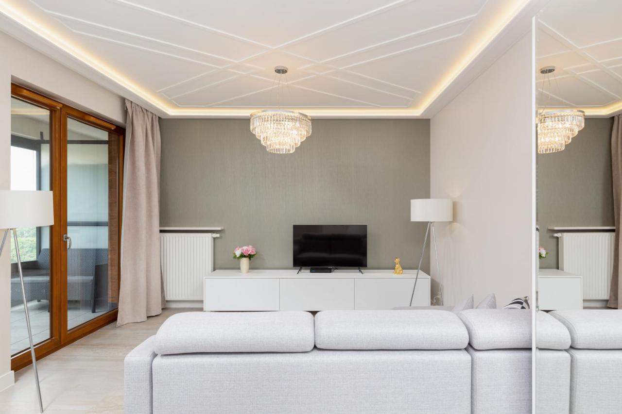 City Center Apartments Grzybowska With Parking By Noclegi Renters 华沙 外观 照片