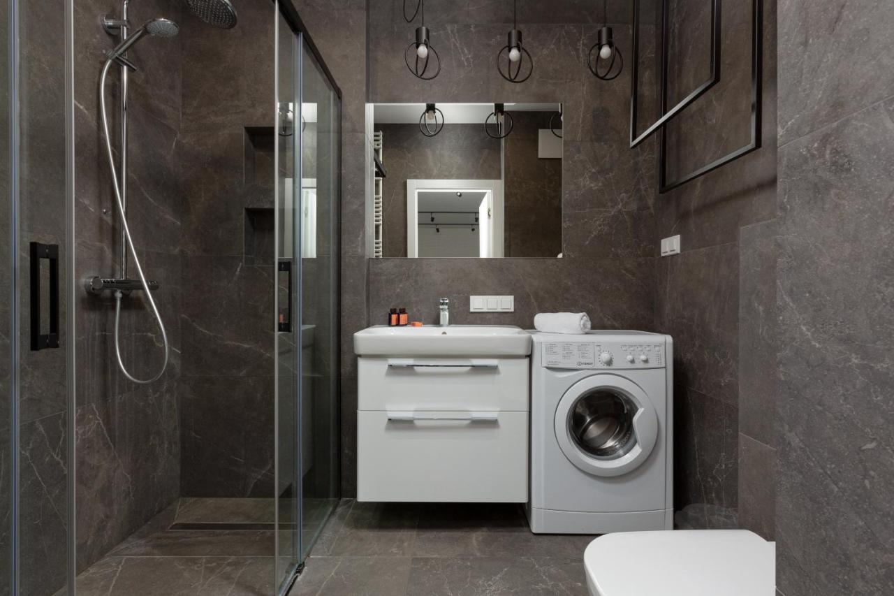 City Center Apartments Grzybowska With Parking By Noclegi Renters 华沙 外观 照片