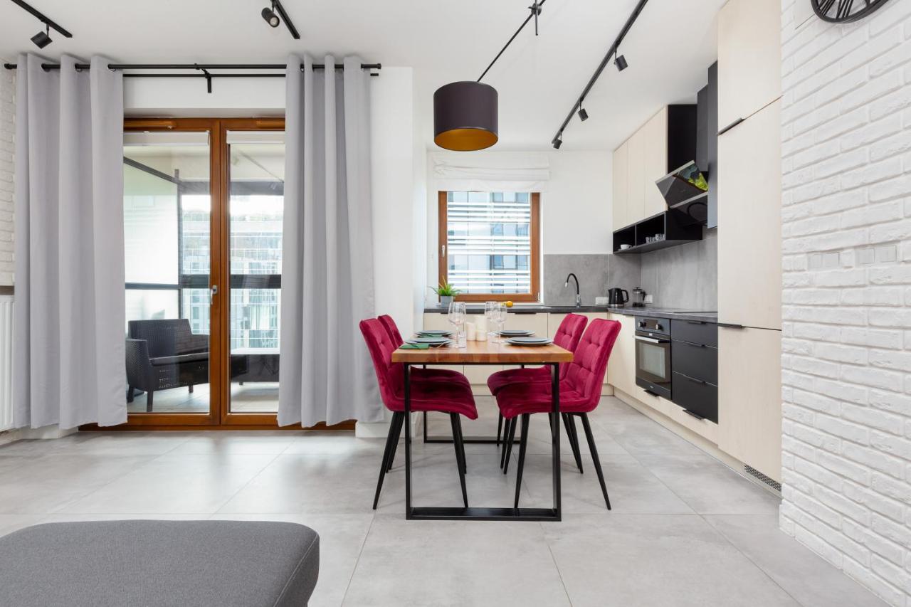 City Center Apartments Grzybowska With Parking By Noclegi Renters 华沙 外观 照片