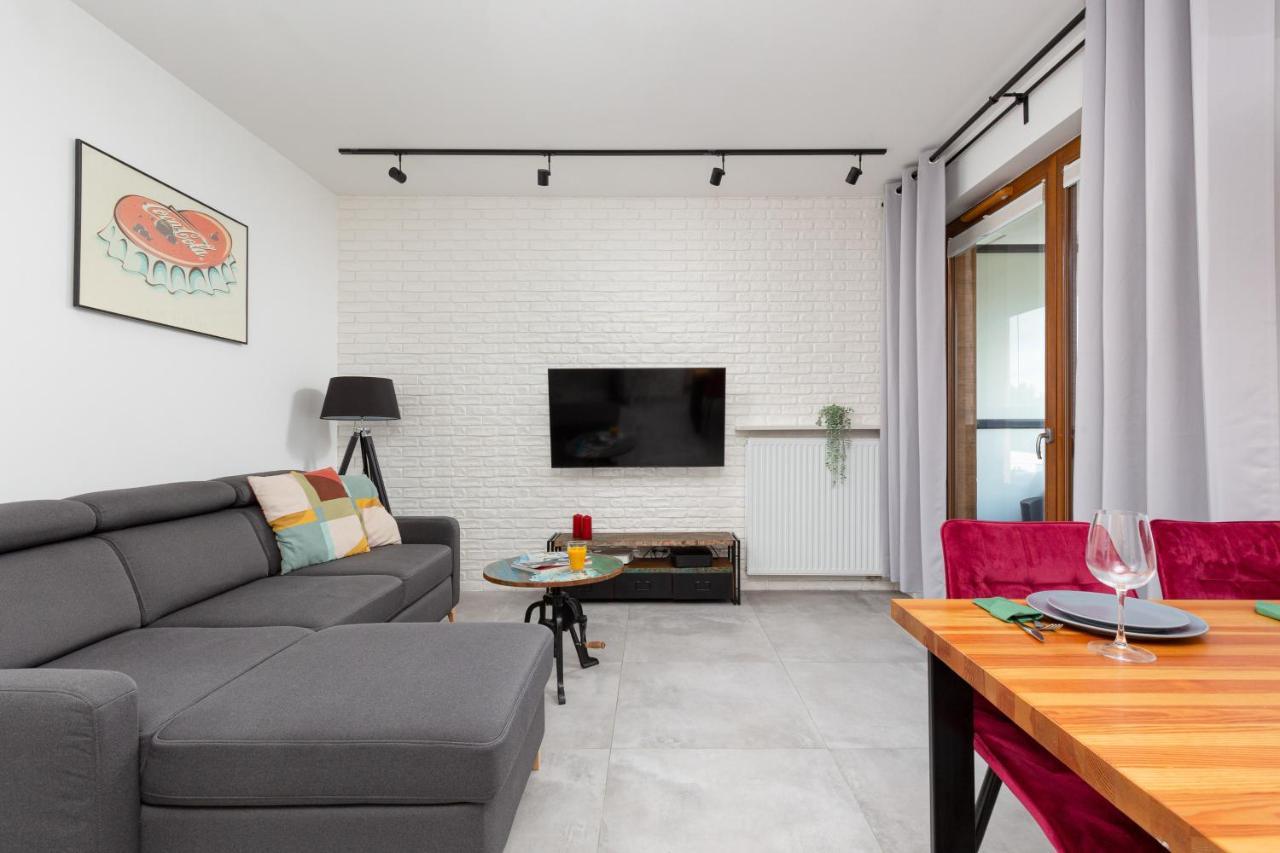 City Center Apartments Grzybowska With Parking By Noclegi Renters 华沙 外观 照片