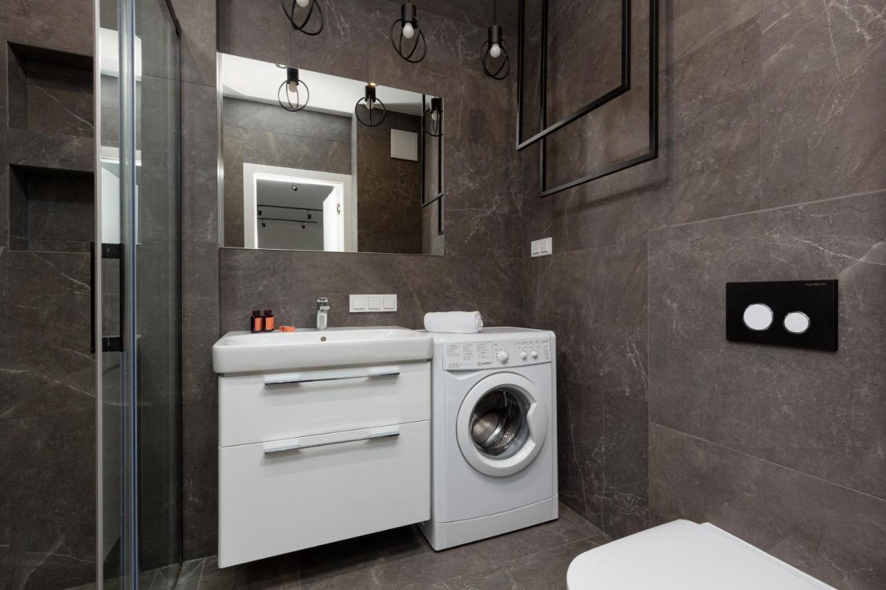 City Center Apartments Grzybowska With Parking By Noclegi Renters 华沙 外观 照片